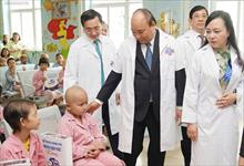 Thủ tướng: 'Sản phụ ung thư sinh con là ca điều trị điển hình của Việt Nam'